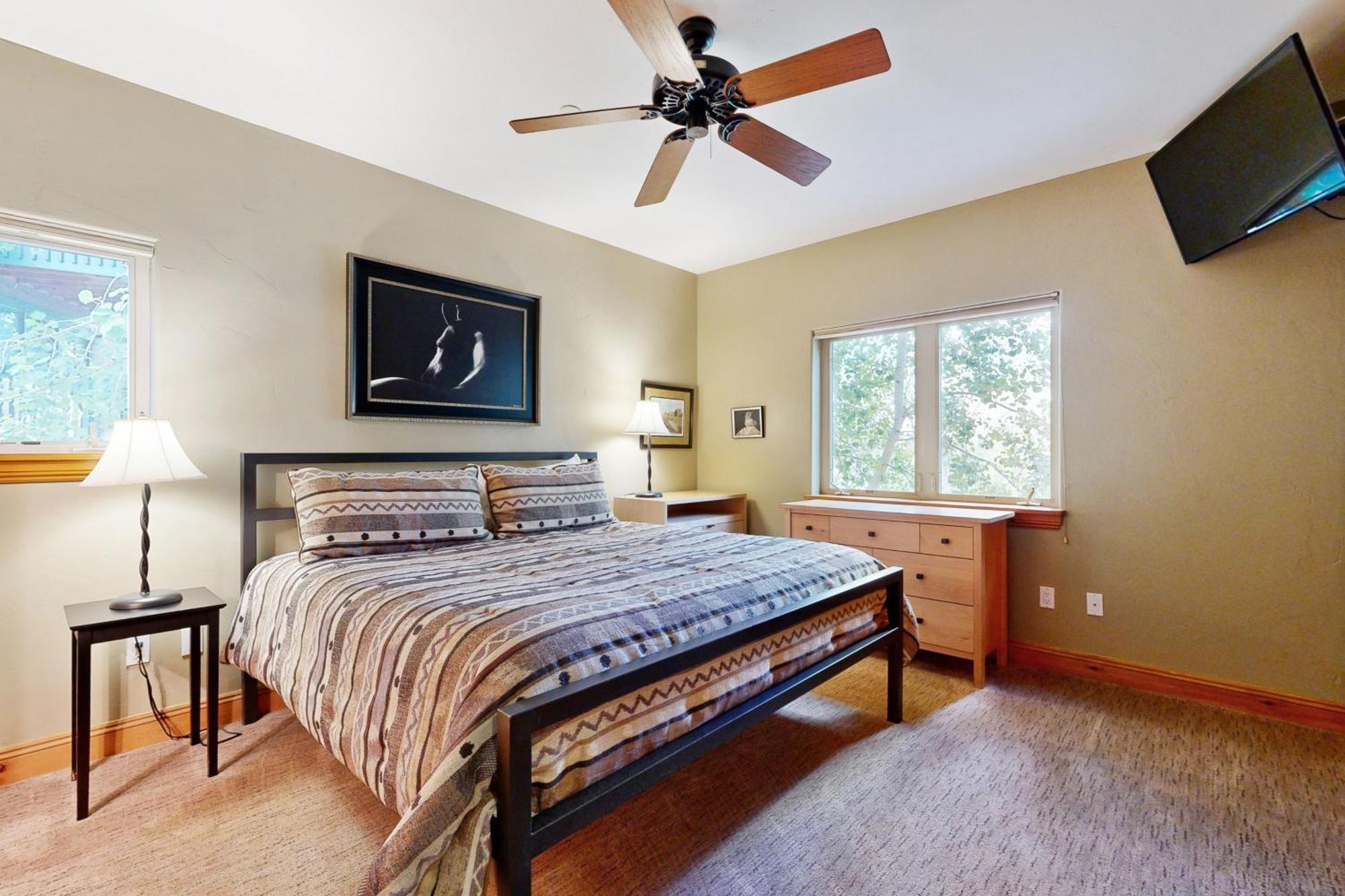 Beautiful East Vail 3 Bedroom Condo W/Hot Tub On Shuttle Route. 외부 사진